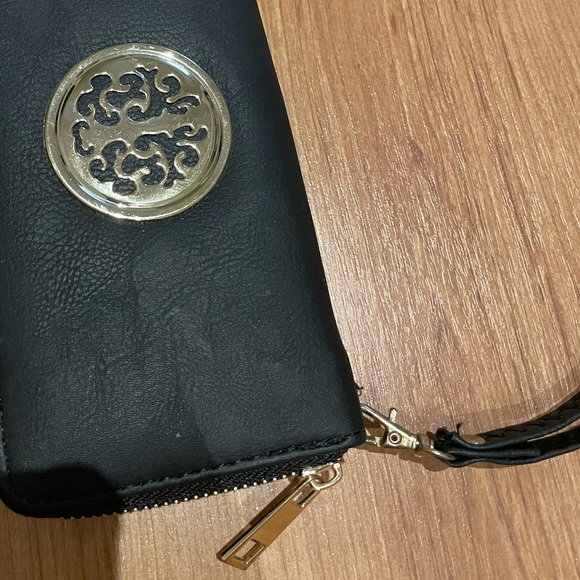 Black purse - Picture 7 of 10